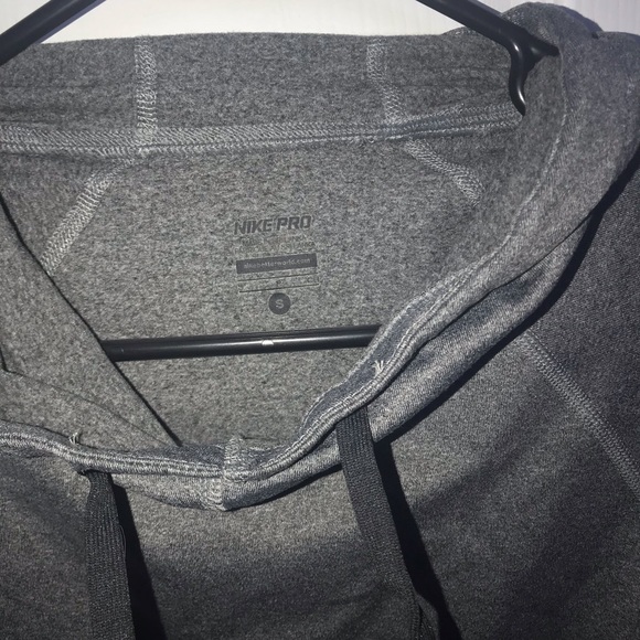 Nike sweater - Picture 2 of 2